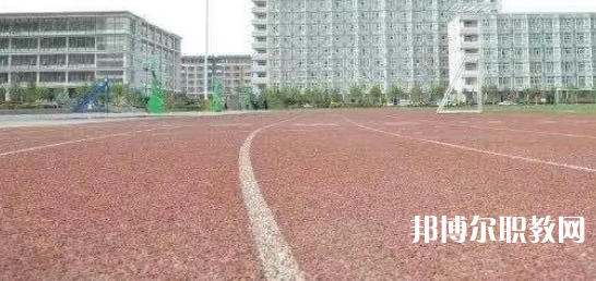 邢臺技師學(xué)院地址，乘車路線