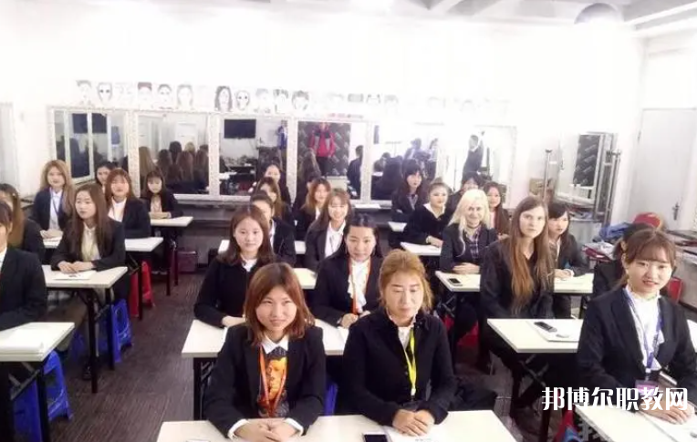 周口市世紀(jì)美容美發(fā)中等專(zhuān)業(yè)學(xué)校網(wǎng)站網(wǎng)址主頁(yè)