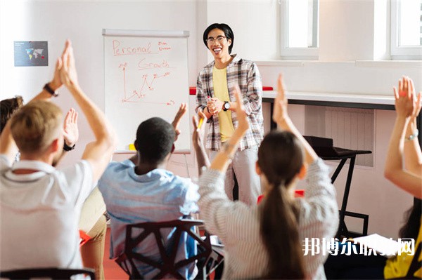江西哪里的中專學校能讀鐵路運輸與管理專業(yè)