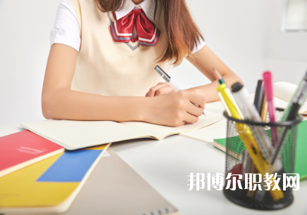 江西哪里的職業(yè)學(xué)校能讀美術(shù)專(zhuān)業(yè)