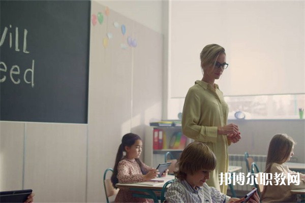 河南哪里的中專學校能讀動漫設(shè)計與制作專業(yè)