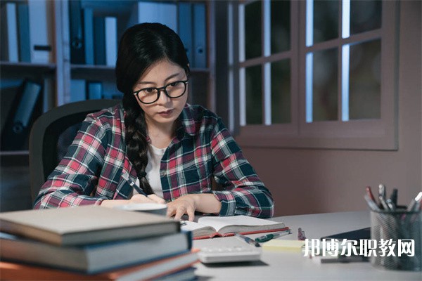 河南哪里的中專學校能讀機電設備安裝與維修專業(yè)