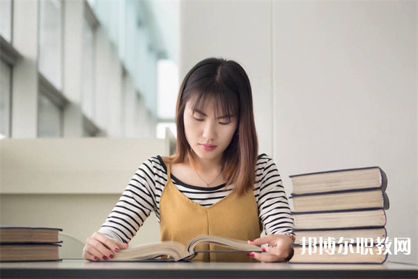 河南哪里的職教中心能讀人工智能專(zhuān)業(yè)