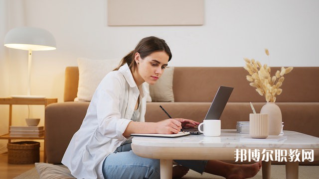 河南哪里的中職學校能讀模具制造技術(shù)專業(yè)