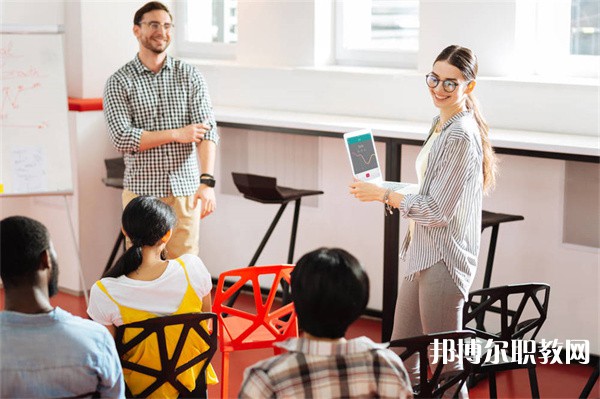 湖北哪里的職教中心能讀財(cái)會文秘專業(yè)