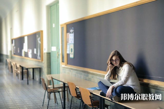 海南省衛(wèi)生學(xué)校2023年招生錄取分?jǐn)?shù)線(xiàn)（2024參考）