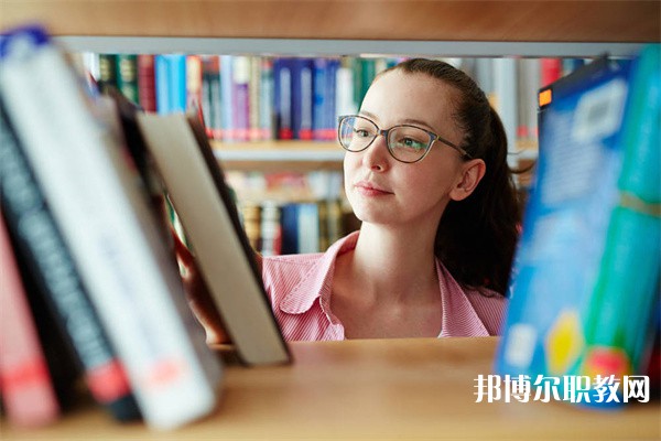 廣東哪里的技工學(xué)校能讀藝術(shù)設(shè)計(jì)專(zhuān)業(yè)