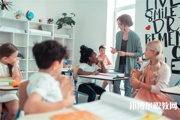 廣東哪里的中專學(xué)校能讀社會(huì)文化藝術(shù)(戲劇、粵劇、雷劇)專業(yè)
