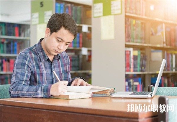 廣東哪里的職業(yè)學(xué)校能讀計(jì)算機(jī)應(yīng)用（辦公自動(dòng)化方向）專(zhuān)業(yè)