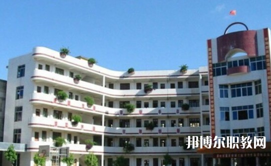 2024玉林市龍池職業(yè)技術(shù)學(xué)校招生計(jì)劃 招生人數(shù)是多少(附要求、條件、對(duì)象)