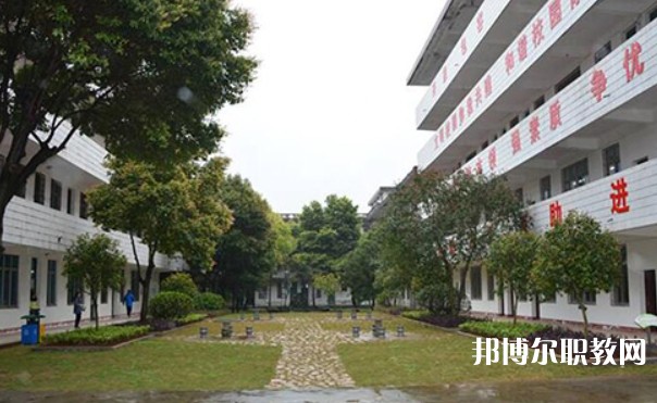 賀州市東南理工職業(yè)技術學校網(wǎng)站網(wǎng)址主頁