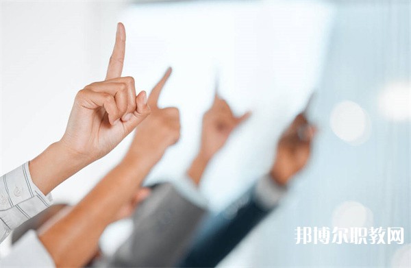 廣西哪里的中職學校能讀電子電器應(yīng)用與維修(工業(yè)機器人方向)專業(yè)