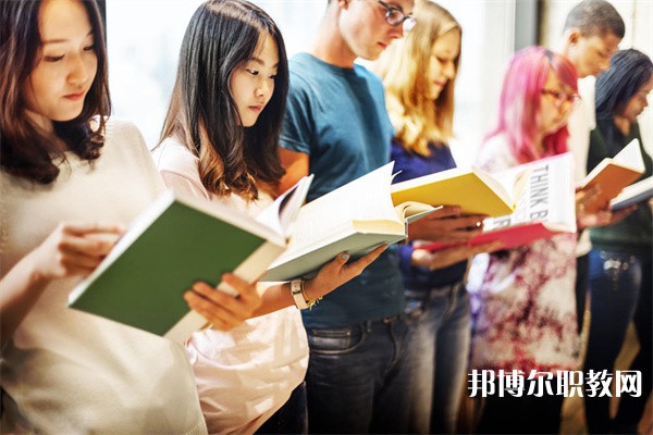 廣西哪里的職業(yè)學(xué)校能讀汽車(chē)摩托車(chē)維修專業(yè)
