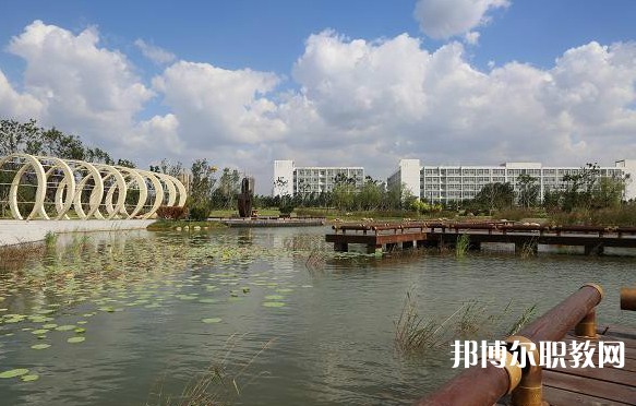 2024鞍山市現(xiàn)代服務(wù)學(xué)校招生計(jì)劃 招生人數(shù)是多少(附要求、條件、對象)