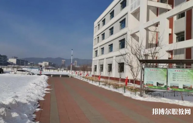 2024新賓縣中等職業(yè)技術(shù)專(zhuān)業(yè)學(xué)校招生計(jì)劃 招生人數(shù)是多少(附要求、條件、對(duì)象)