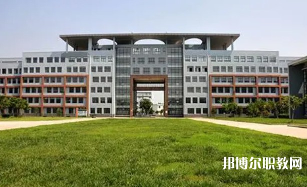 2024本溪市衛(wèi)生學(xué)校多少錢(qián) 本溪市衛(wèi)生學(xué)校各專業(yè)學(xué)費(fèi)收費(fèi)標(biāo)準(zhǔn)