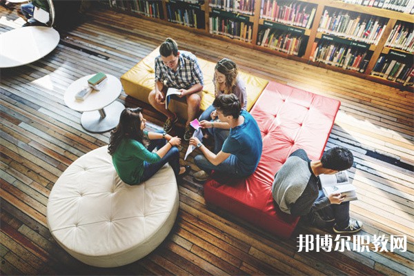 貴州哪里的中職學校能讀空中乘務(wù)專業(yè)