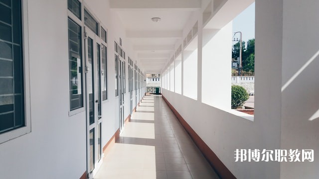 貴州哪里的中職學(xué)校能讀房地產(chǎn)經(jīng)營(yíng)與估價(jià)專(zhuān)業(yè)