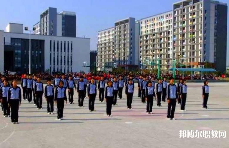 安徽2025年鐵路學(xué)校中專升大?？际裁? width=