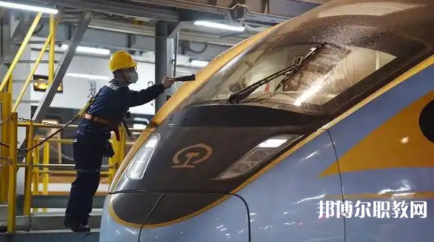 甘肅2025年鐵路學校都有什么專業(yè)適合男生