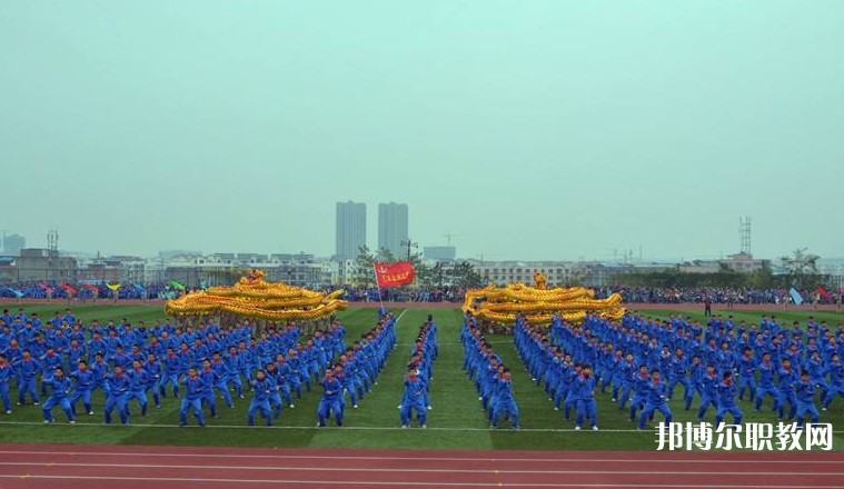 四川2025年初中生報什么電工學校好