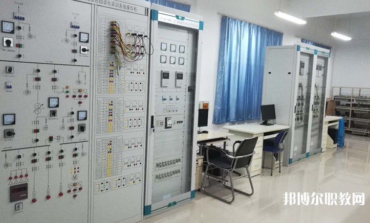 四川2025年男生上電工學(xué)校學(xué)什么專(zhuān)業(yè)好